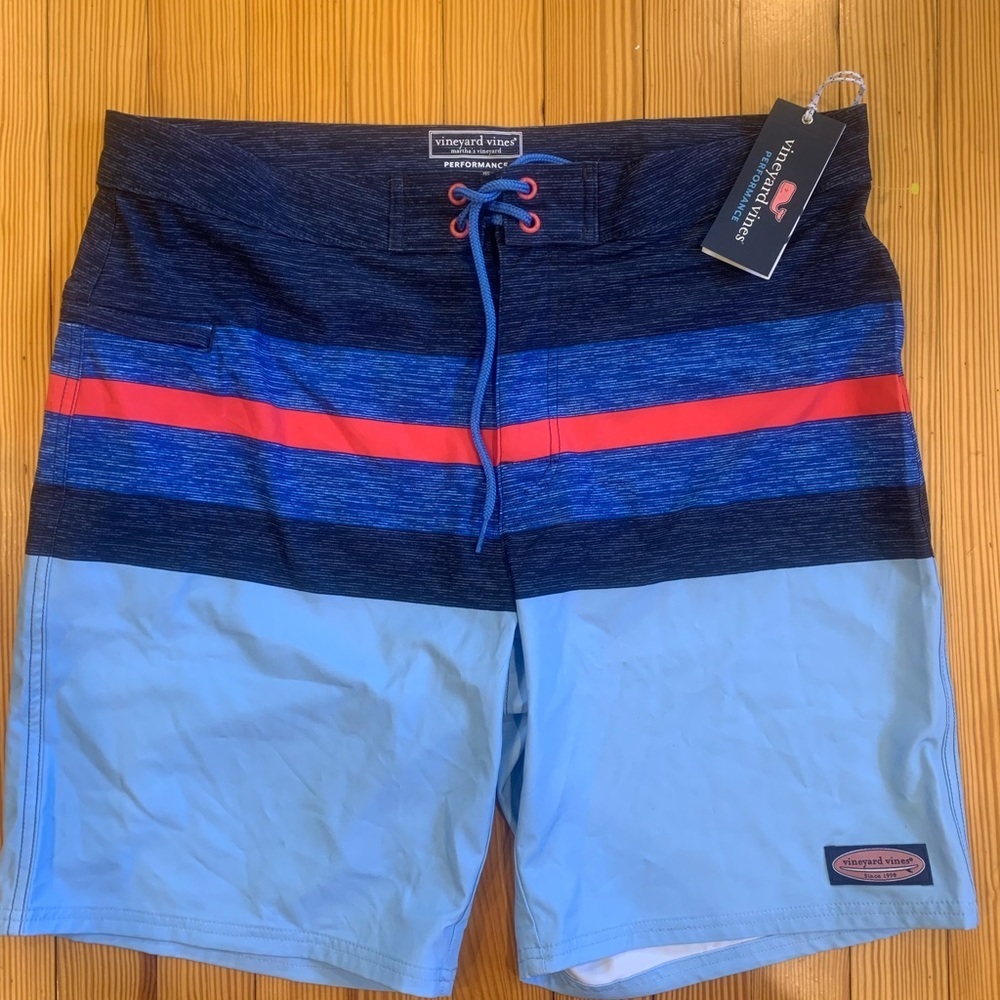NWT Men’s Vineyard Vine Swim Trunks